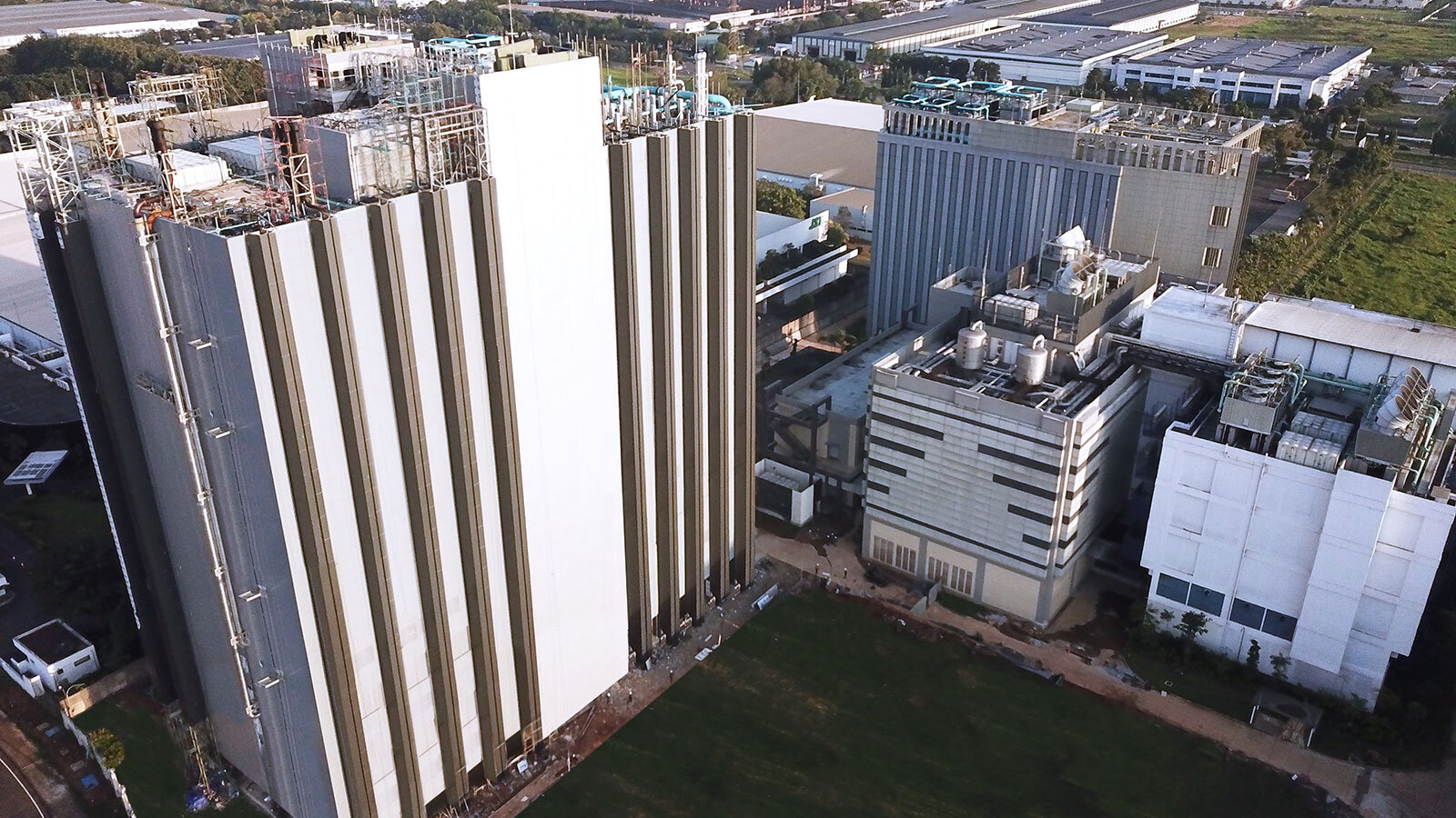 連載特集記事 データセンター急成長（上）